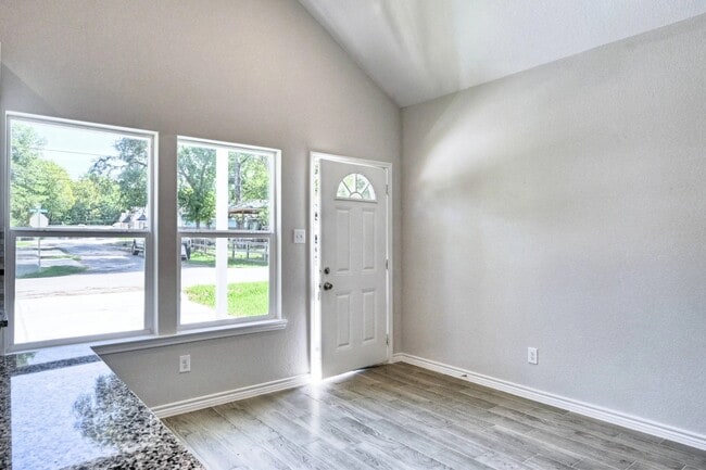 Photo - 9814 Arbor Oak