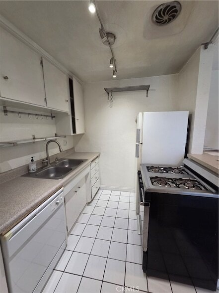 4573 Main St