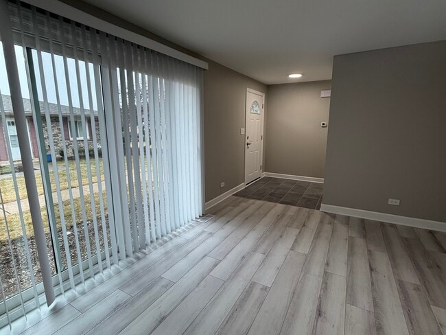 Photo - 314 Covehill Ct