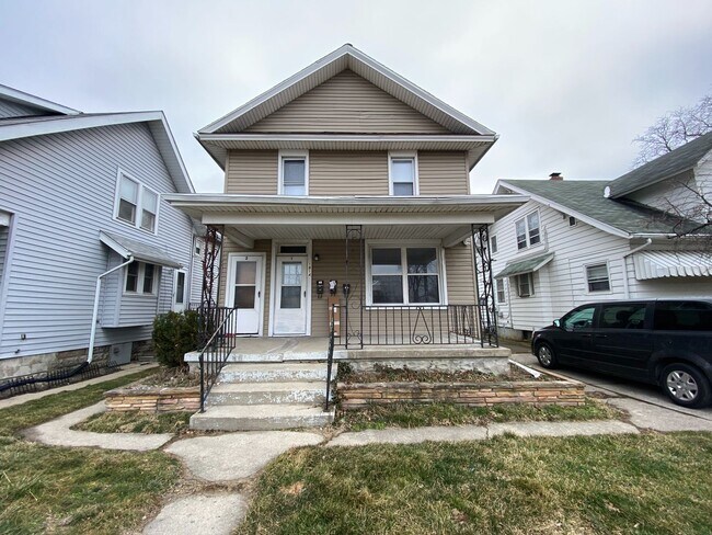 Building Photo - 1814 St Joseph Blvd Unit Apt 1