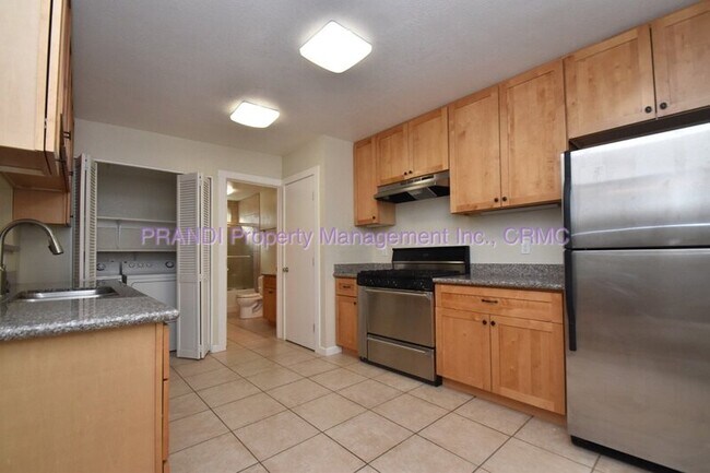 111 Chester Ave Unit B