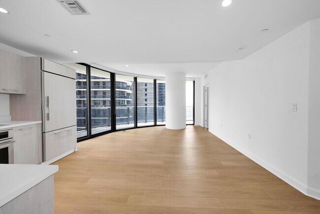 Photo - 45 SW 9th St Unidad 2101