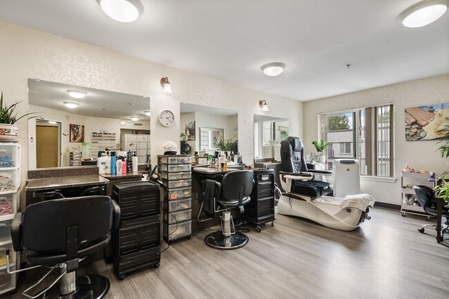Hair Salon and Barber at Heights at Columbia Knoll