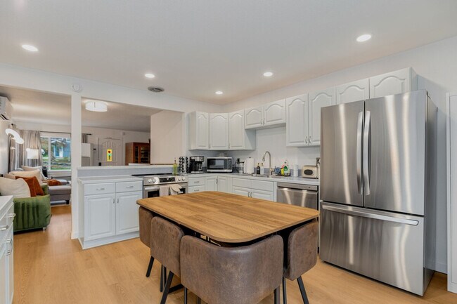 Photo - 5924 18th Ave SW Unit SI ID1507641P