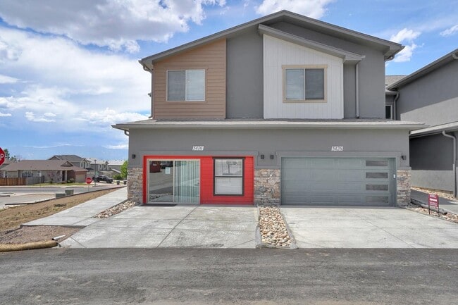 Building Photo - $2000 | 3BR/2.5BA | Newly Built Townhome f...