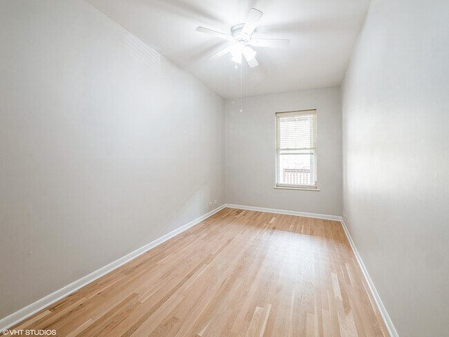 Photo - 913 W Irving Park Rd Unit 1E