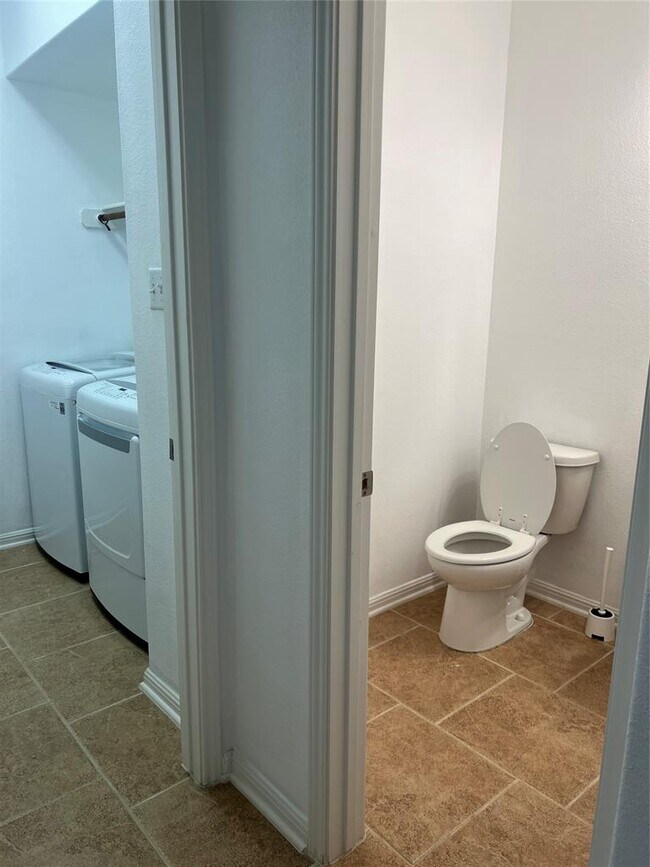 Photo - 1508 Daylily Loop