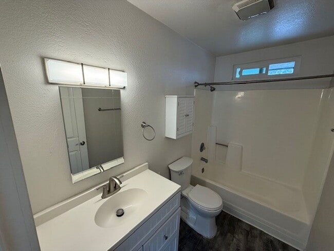 Photo - San Diego area/ Lemon Grove Renovated 1 bedroom in quiet neighborhood with Parking - MUST SEE thi... Unidad 8064 Golden Avenue #E