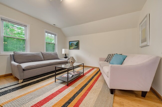Photo - 1720 N St Louis Ave Unidad 2
