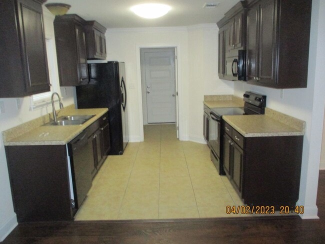 Photo - 219 Robertson Dr