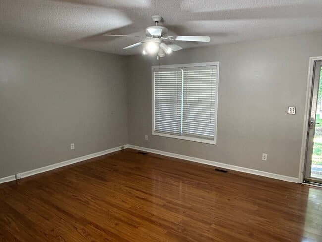 Photo - Greensboro Home - Lisa Barker - (734) 231-...