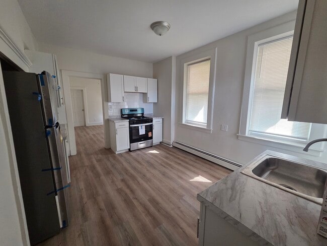 Building Photo - 67 Heckel St