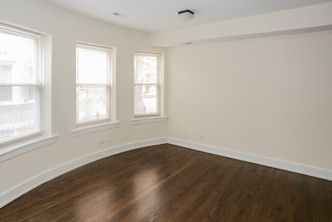 Photo - 5054 N Winchester Ave Unidad 1