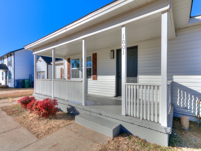 Photo - 1001 NW 98th St