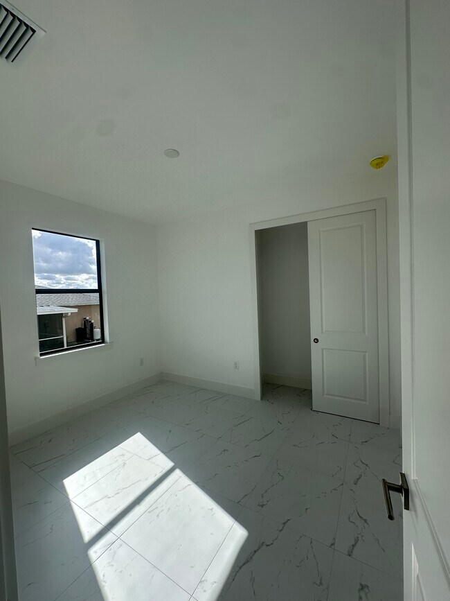 Photo - 1120 Homer Ave S