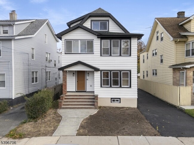 Building Photo - 218 Ampere Pkwy