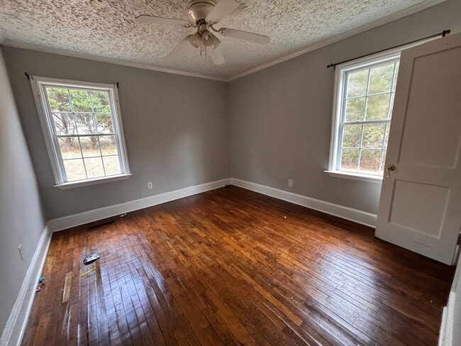 Photo - 1561 Pleasant Valley Rd SE Unidad A