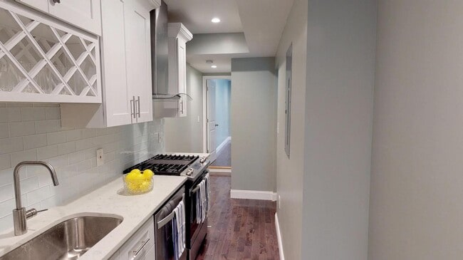 Photo - 744 S 9th St