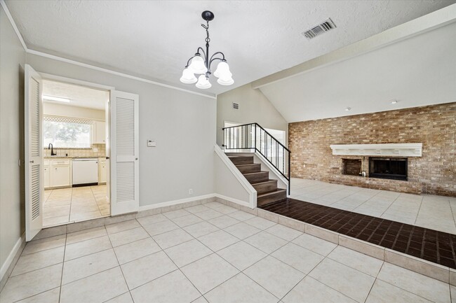 Photo - 1903 Foxtail Pl