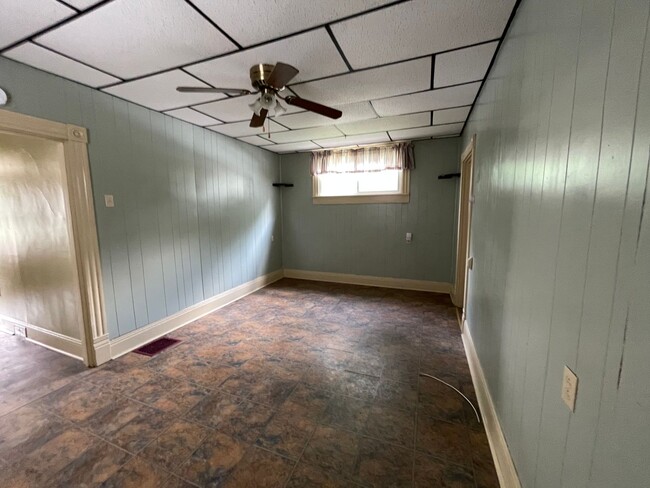 Photo - Coraopolis - 2 Bedroom Home. Great Locatio...