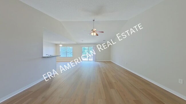 Photo - 160 Conquest Ave