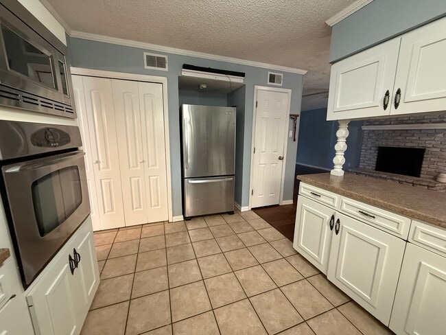 Photo - 4 Bed Brick Home! Zia School District! - P...