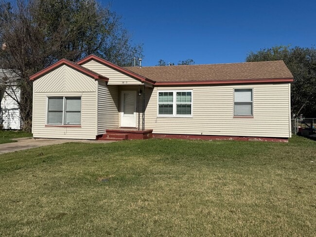 Building Photo - 1605 NW Williams Ave