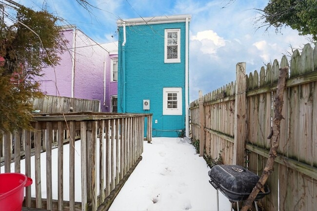 Photo - 2 bed 1.5 bath rowhome in Baltimore!