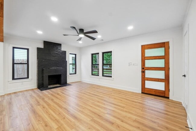 Photo - 1448 Westboro Dr SW