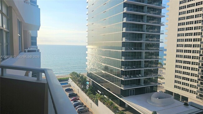 Building Photo - 1980 S Ocean Dr Unit 10A