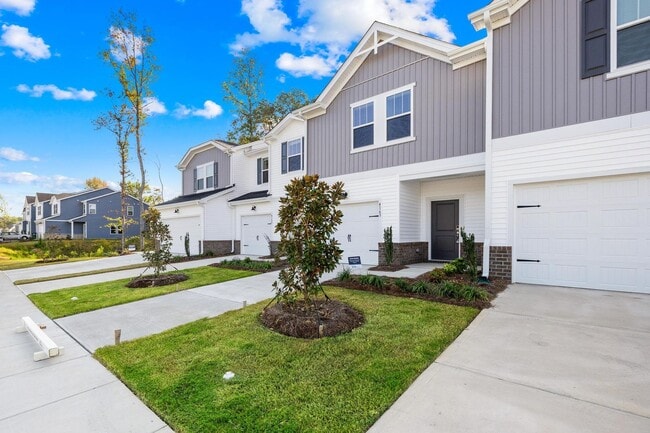 Photo - 3BR/2BA Townhouse Available JUNE 5!