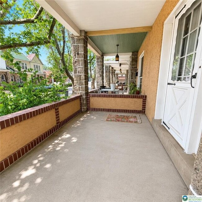 Photo - 519 N St George St