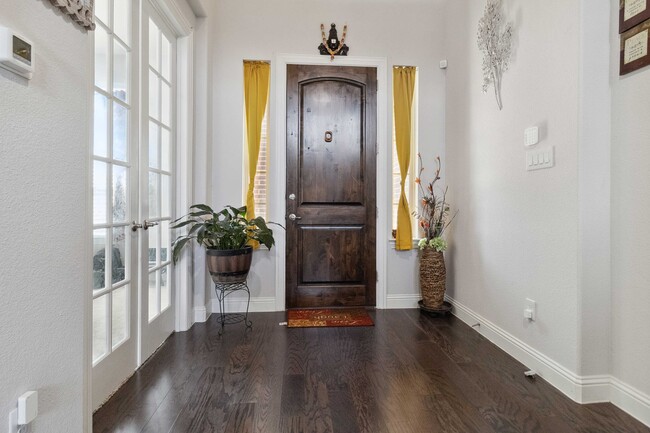 Photo - 566 Westwood Way Dr