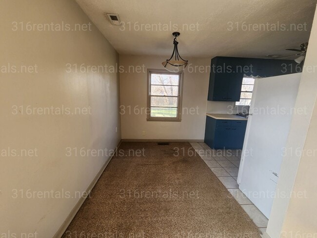 Photo - $1195 - 3 bedroom / 1 bathroom - Single Family Home