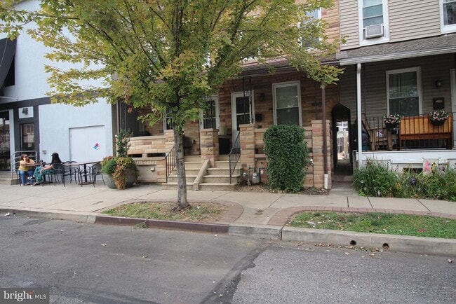 Photo - 230 S 3rd Ave