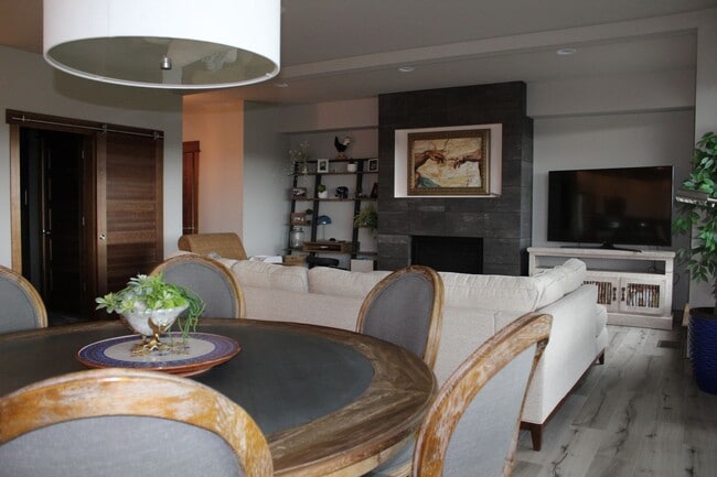 Photo - Stunning Fully Furnished Townhome with Lak...
