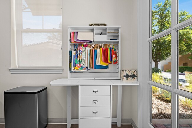 Photo - Hills of Valencia Apartments