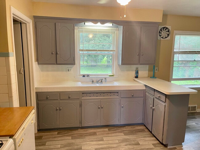 Photo - 21521 Benjamin St