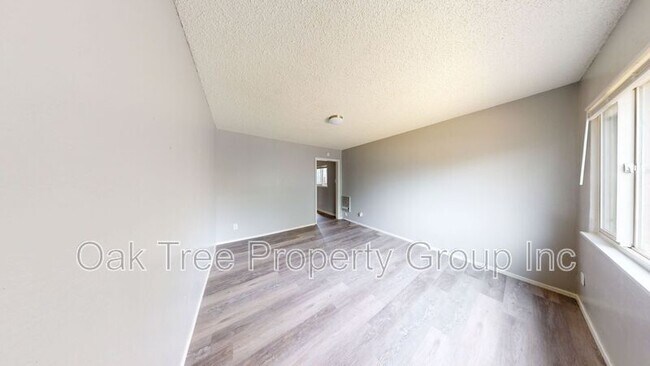 Photo - 1648 Russell St