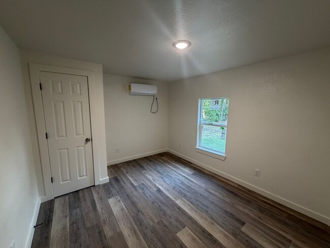 Photo - 410 W Lincoln Ave