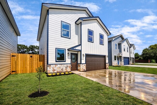 Photo - 410 N 4th St