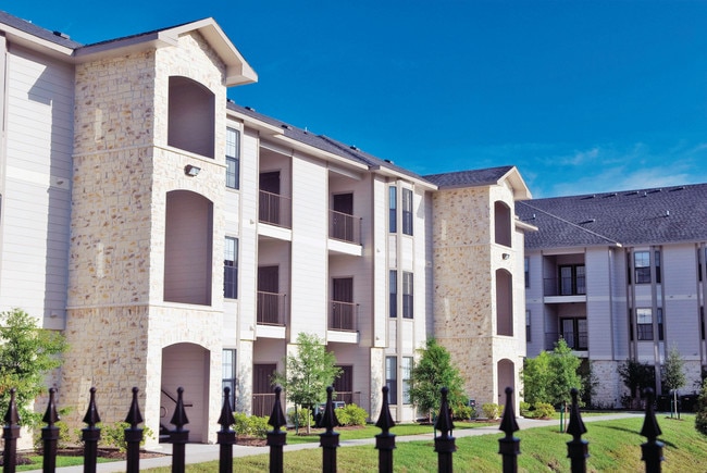 Camden Lake Apts