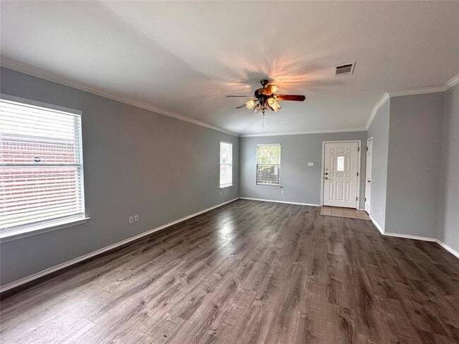 Photo - 202 Lucky Clover Ln