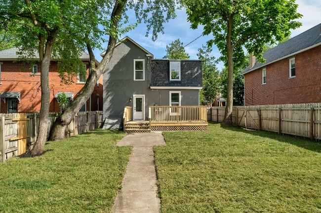 Photo - 473 E Sycamore St