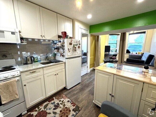 Building Photo - 482 Beacon St Unit #2 Rental