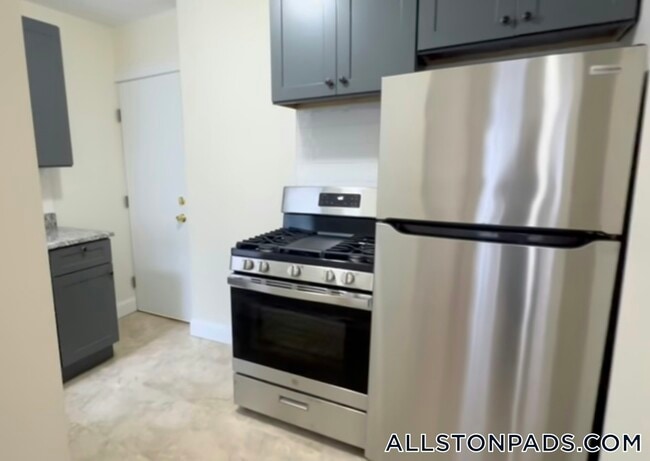 Photo - 248 Kelton St Unit 4
