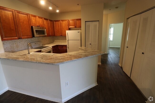 Building Photo - 625 Fairway Dr Unit 302 Rental
