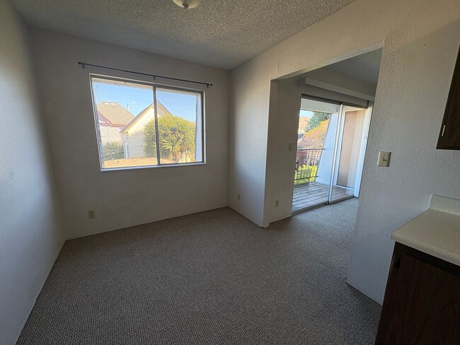 Photo - 15th St Unit D