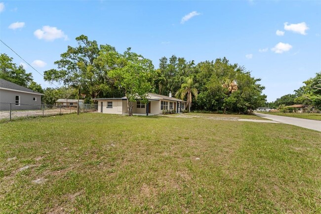 Photo - 1218 Crescent St