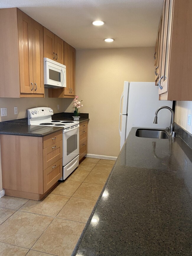 Building Photo - 201 Woodrow Ave Rental